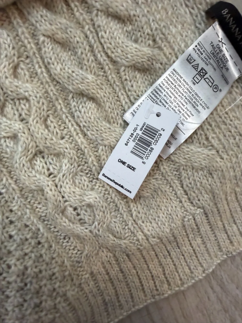 Banana Republic soft cable